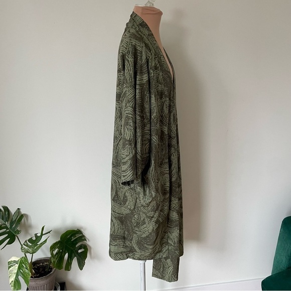 Lululemon Yoga Haven Kimono Mini Wavy Desert Olive Fatigue Green Cardigan EUC 10 - Picture 7 of 12